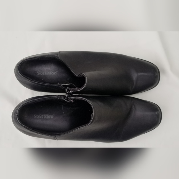 Women's short black leather ankle boots - Picture 4 of 4